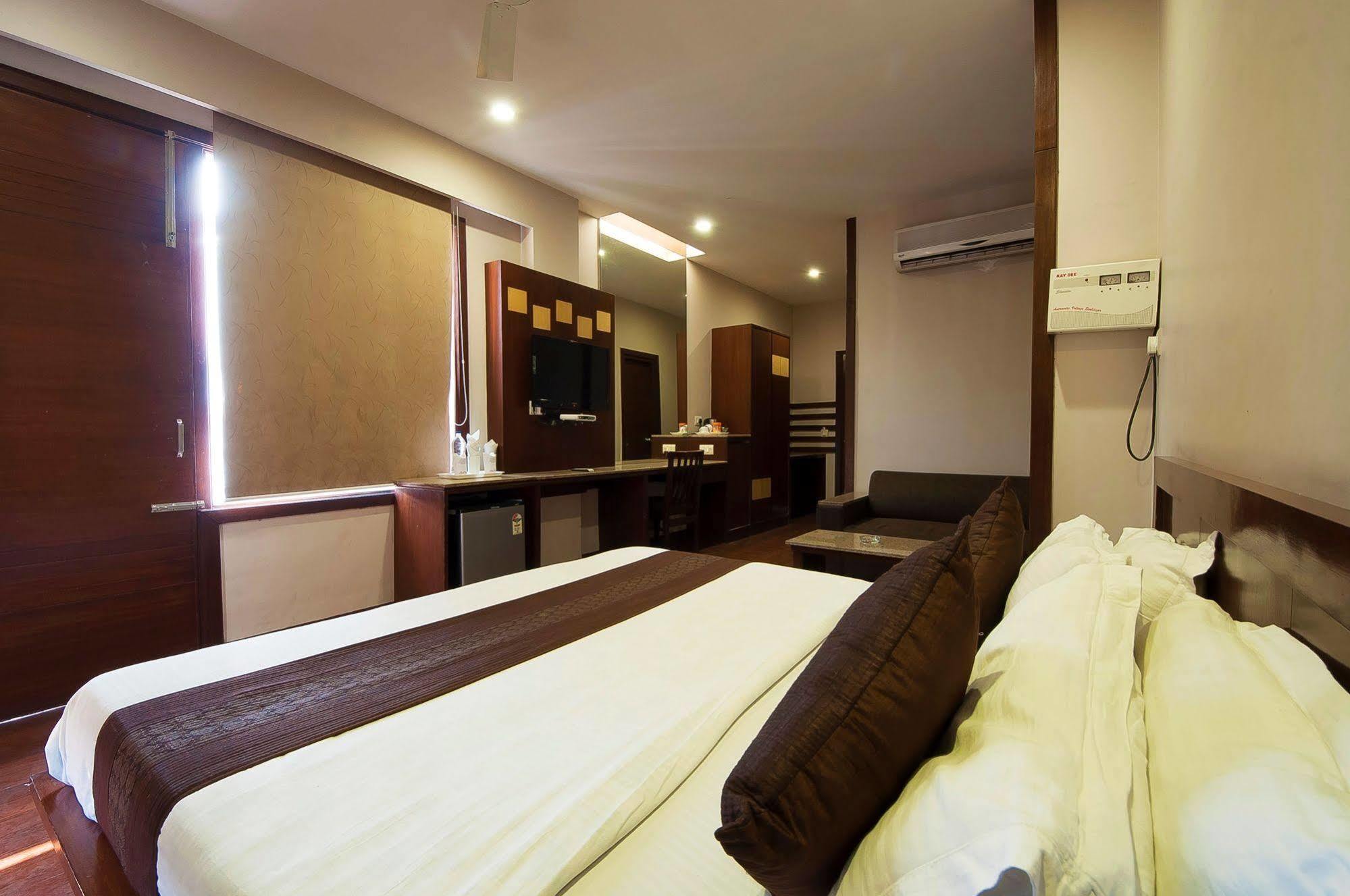 Fabhotel Basera Amritsar Exterior photo
